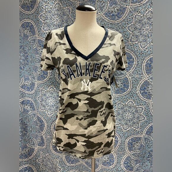 MLB Tops - Yankee MLB Gray Camo V-neck T-shirt